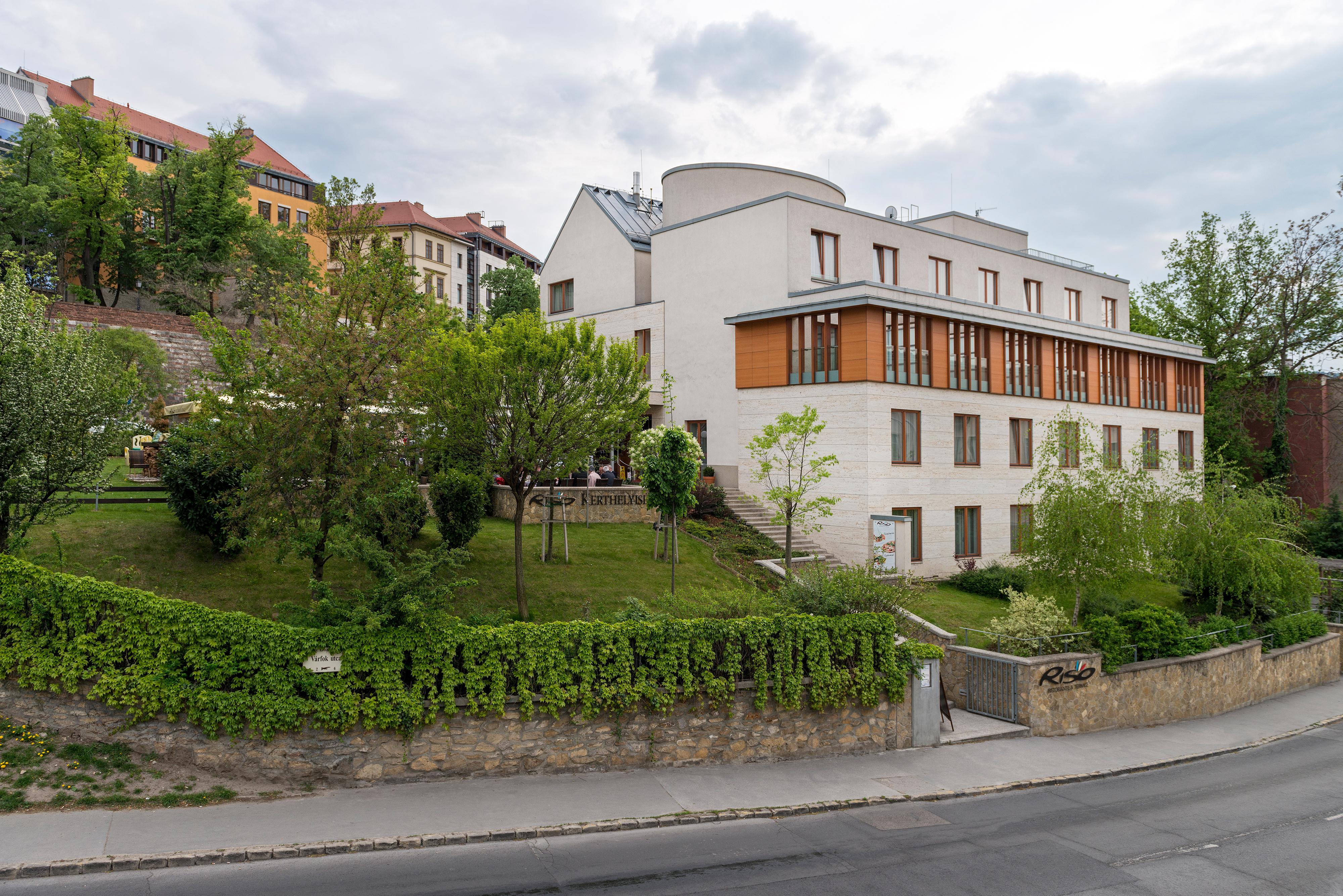 Hotel Castle Garden Budapest Exterior foto